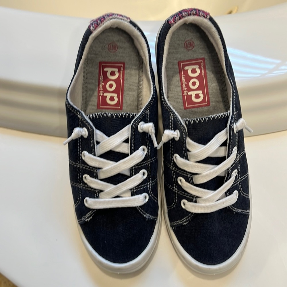 Casual tennis shoes - navy - worn once - Pop Comfort fit - size 8.5
